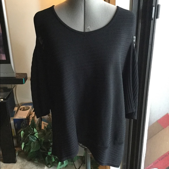 LB 3 Quarter Sleeve Off The Shoulder Sweater Shirt - Picture 1 of 8